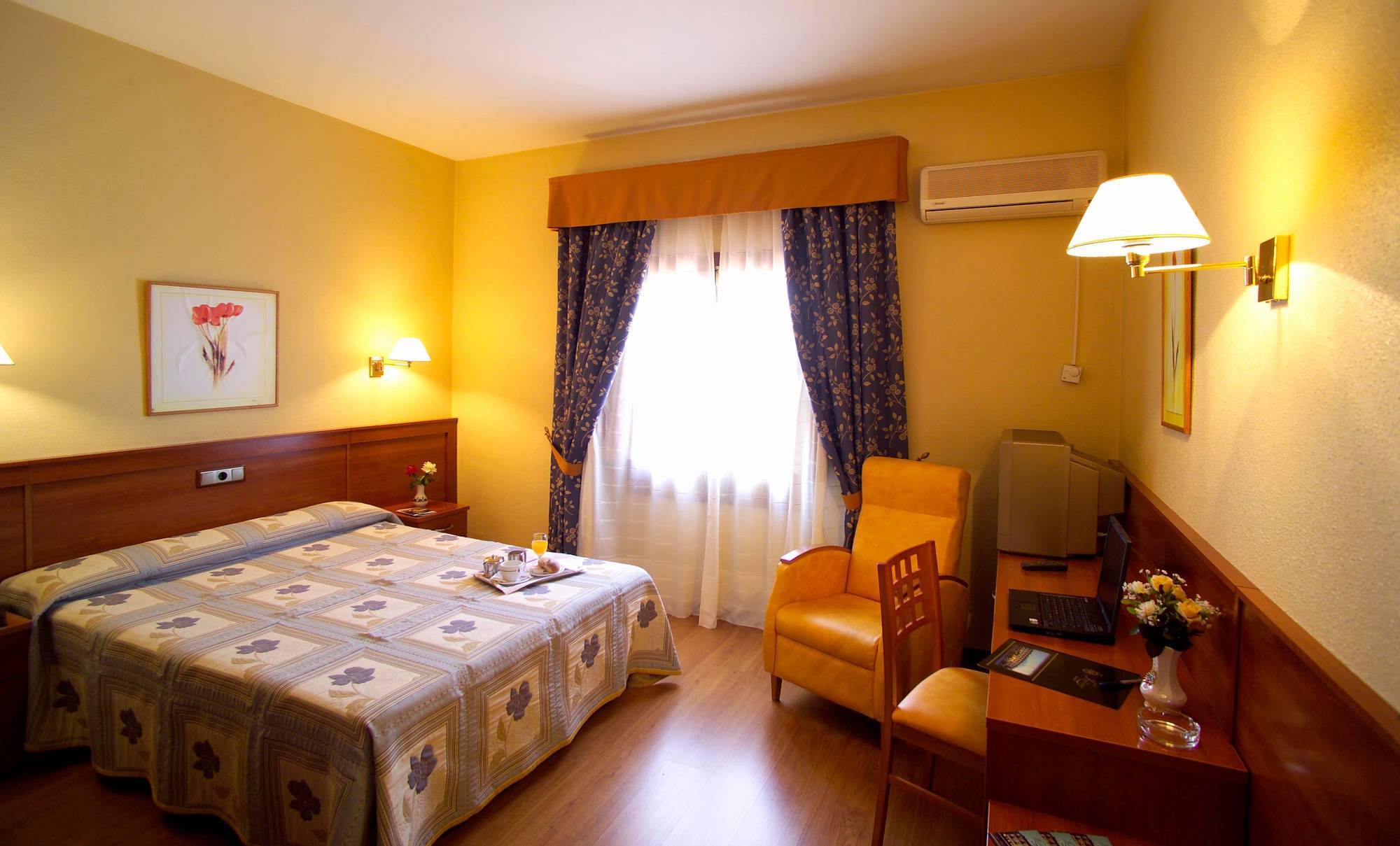 Hotel Zodiaco Bailén Zimmer foto